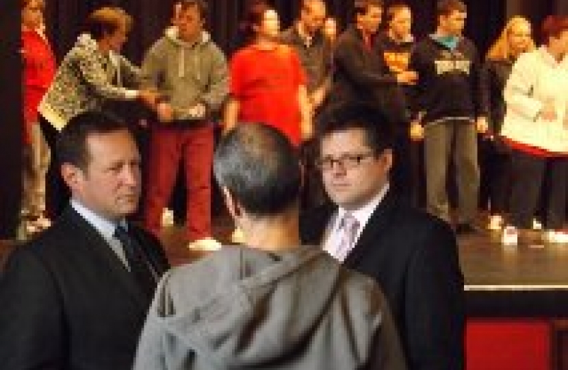 Will brings culture Minister Ed Vaizey to Earthbeat Theatre Group